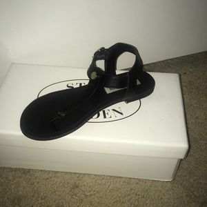 Steve Madden Black Thong Sandals